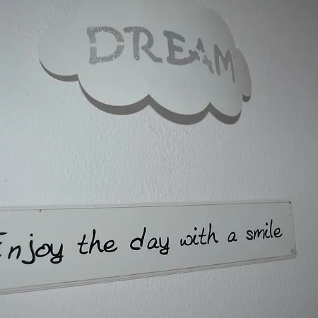 Main Street * 普拉亚戴尔雷安格莱斯