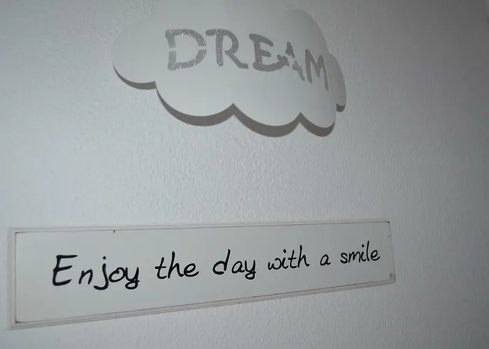 Main Street * 普拉亚戴尔雷安格莱斯